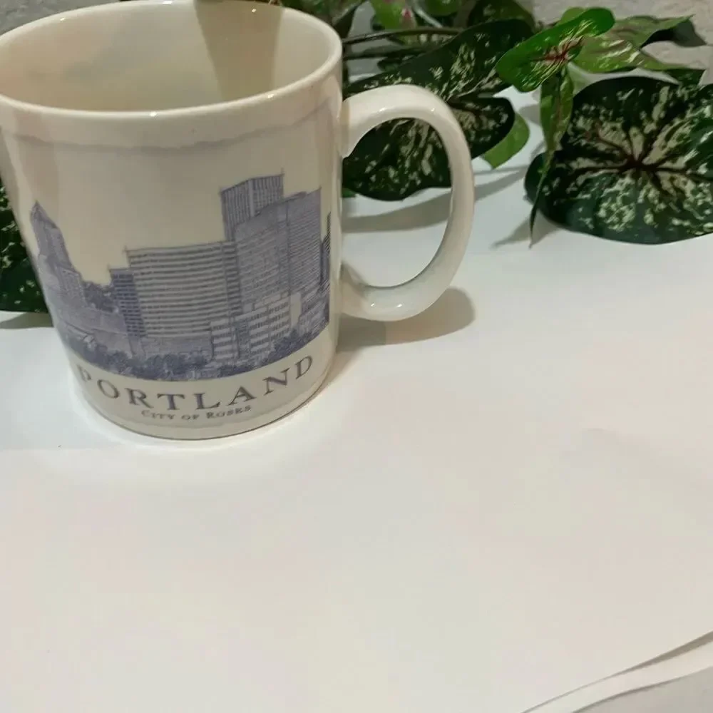 Starbucks city of roses Portland coffee mug B1